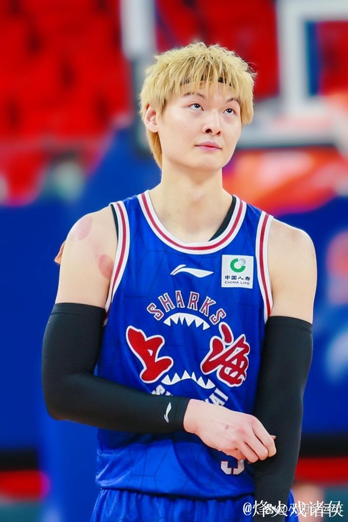 CBA夏联-王哲林21分上海胜福建 翁金郎23+7